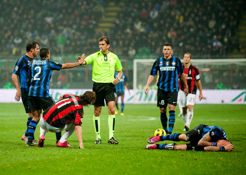 Zlatan Ibrahimovic, Milan knockar ner Marco Materazzi, Inter