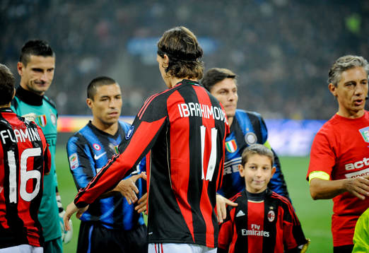 Zlatan Ibrahimovic, Milan, hälsar på sina gamla