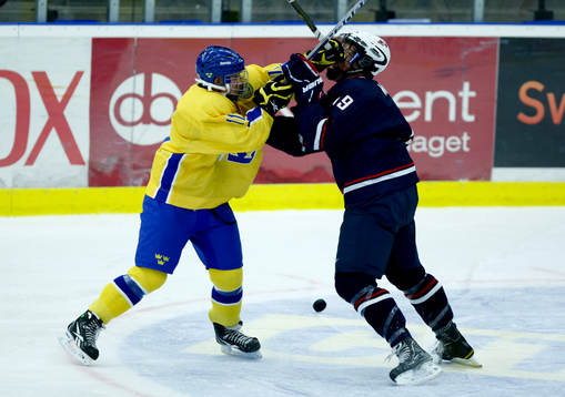 Gustaf Björklund, Sverige i slagsmål med Jake McCabe, USA