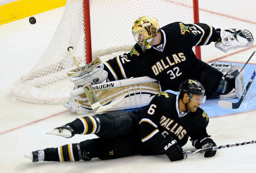 Trevor Daley och Kari Lehtonen, Dallas, målvakt