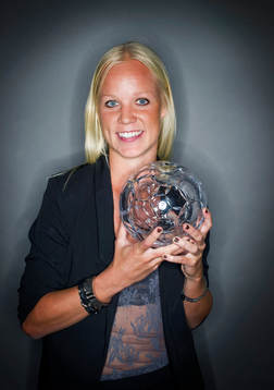 Årets mittfältare Caroline Seger