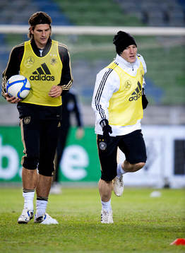 Bastian Schweinsteiger, Mario Gomez