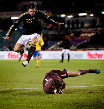 Mario Gómez, Tyskland, Andreas Isaksson, målvakt, Sverige