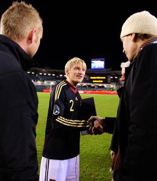 Andreas Beck, Tyskland,  får pris för bästa tyska spelare