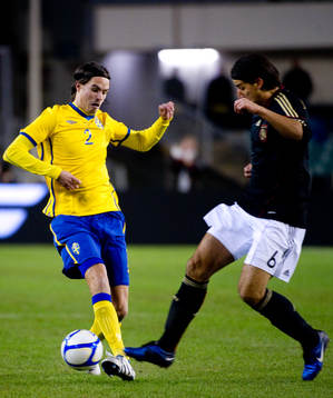 Mikael Lustig, Sverige, Sami Khedira, Tyskland