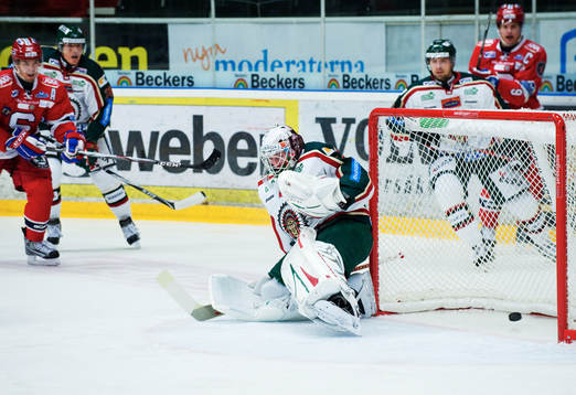 Johan Holmqvist, målvakt, Frölunda, släpper in 1-0