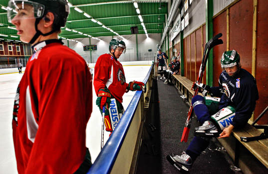 Deppiga miner bland Frölunda Indians spelare dagen