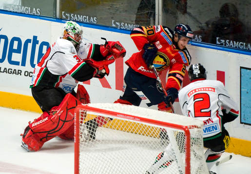 Nicklas Dahlberg, målvakt, Modo och Christian Eklund,