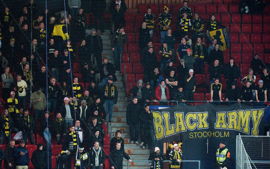 Stökigt bland AIKs supportrar, läktare, Black Army
