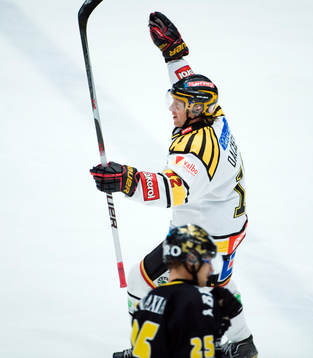 Andreas Dackell, Brynäs gjorde 2-5 i öppen kasse. Jubel