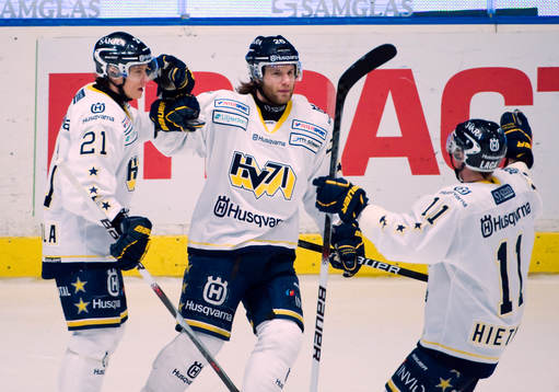 Pasi Puistola, Kamil Piros och Juuso Hietanen, HV71