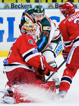 Robin Lindqvist, Frölunda, oroar framför Pontus Sjögren,