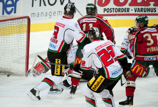 Mika Pyörälä, Frölunda, gör 2-0