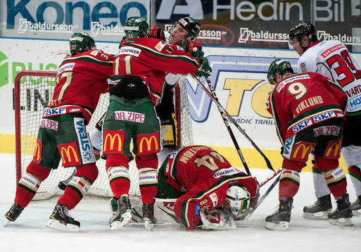 Magnus Häggström, Modo, åker på stryk av Per-Johan