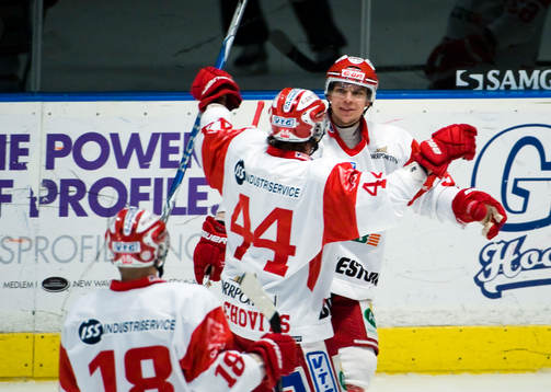 Timrå tog ledningen med 1-0 genom Mika Viinanen, Timrå.