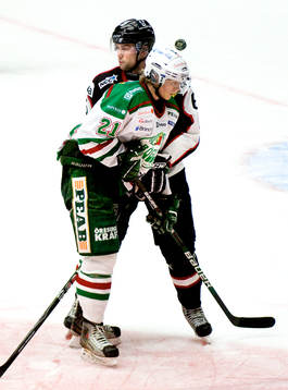 Ted Brithén, Rögle. Var är pucken?