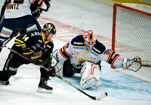 Daniel Rudslätt, AIK gör 1-1 på Stefan Ridderwall,