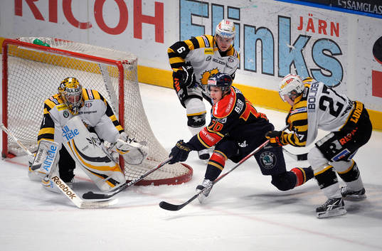 Mario Kempe, Djurgården skickar in 4-0 mellan benen på