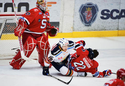 Jimmie Ölvestad, Djurgården, drar ner Stefan Bemström,
