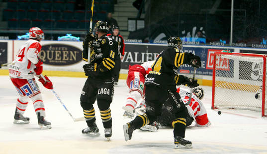 Kent McDonnell kvitterar till 1 - 1 för AIK