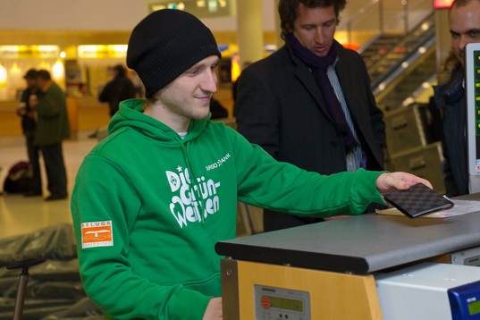 Marko Marin på flygplatsen