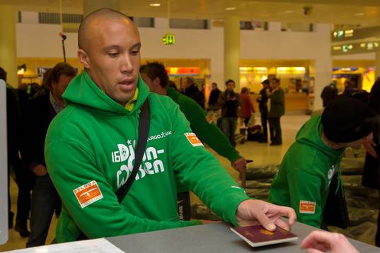 Mikael SILVESTRE på flygplatsen