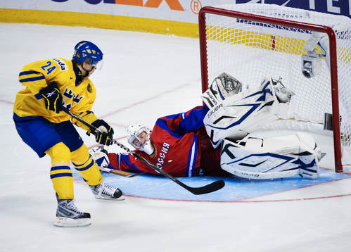 Bläddra bland fler bilder av Ishockey, JVM, semifinal, Sverige - Ryssland