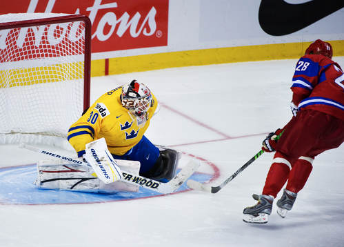 Robin Lehner, målvakt, Sverige, släpper in en straff