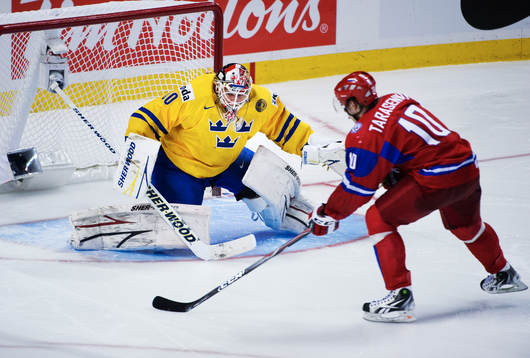 Robin Lehner, målvakt, Sverige, räddar en straff från