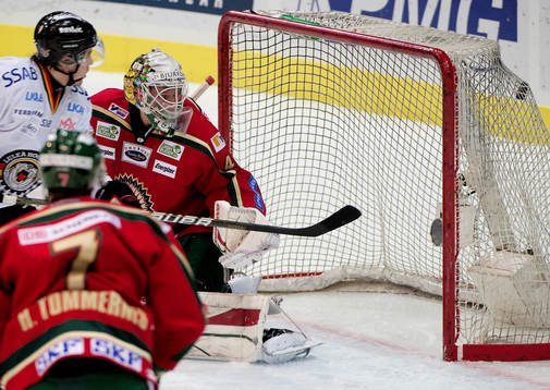 Sebastian Enterfeldt, Luleå, gör 1-3, bakom Johan