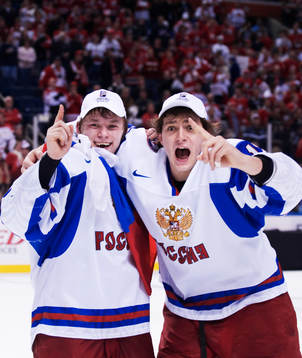 Vladimir Tarasenko och Yuri Urychev, Ryssland. Jubel,
