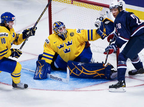 Johan Larsson och Fredrik Petersson Wentzel, målvakt,