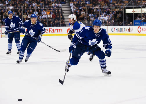 Fredrik Sjöström, Toronto, jagar pucken