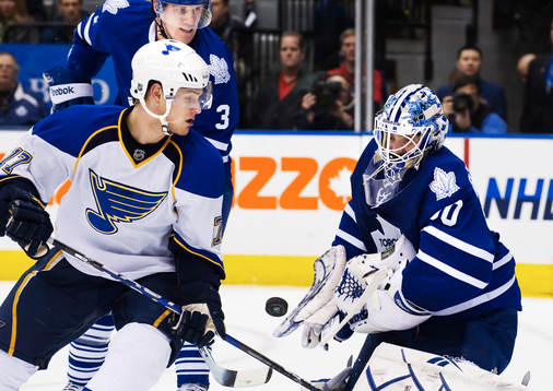 Vladimir Sobotka, St Louis, är framme och oroar Jonas
