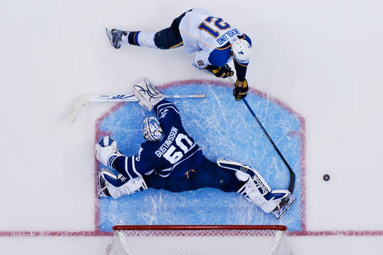 Jonas Gustavsson, målvakt, Toronto, räddar