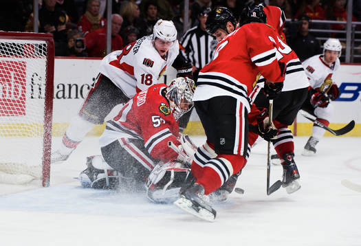Oroligt framför Corey Crawford, målvakt, Chicago