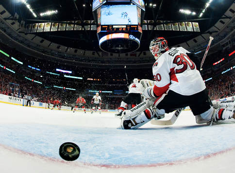 Brian Elliot, målvakt, Ottawa, släpper in 2-1