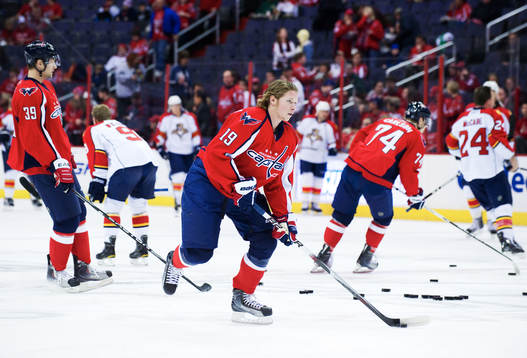 Nicklas Bäckström, Washington, värmer upp