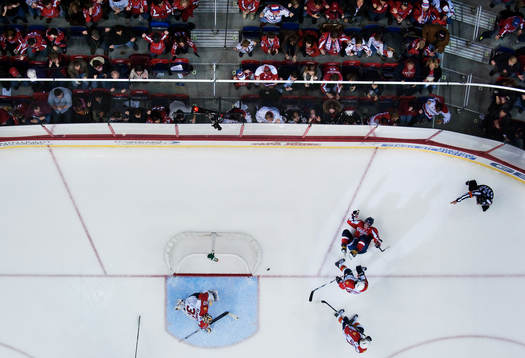 Alexander Ovechkin, Washington, ligger på isen och jublar