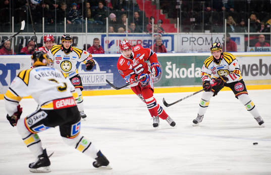 Martin Chabada, Södertälje spelar puck