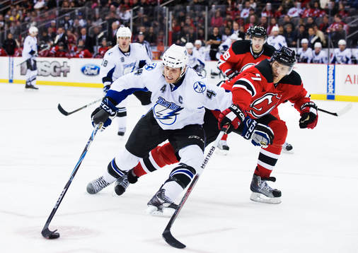 Vincent Lecavalier, Tampa Bay, stoppas av Henrik Tallinder,