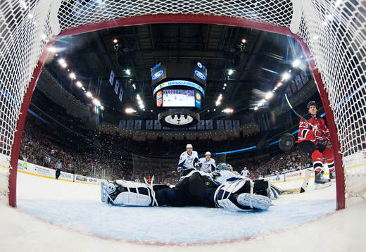 David Clarkson, New Jersey, gör 1-1 bakom Dan Ellis,