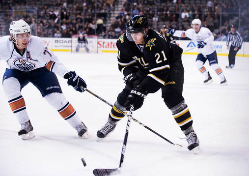 Tom Gilbert, Edmonton, utmanar Loui Eriksson, Dallas