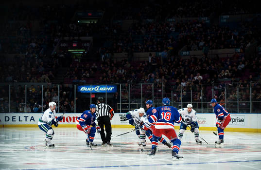 Nedsläpp av pucken i Madison Square Garden