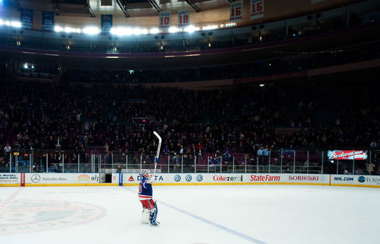 Henrik Lundqvist, målvakt, New York Rangers, tar emot