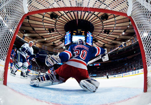 Henrik Lundqvist, målvakt, New York Rangers, räddar ett