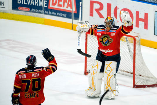 Mario Kempe, Djurgården gjorde 4-3 på straff och Mark