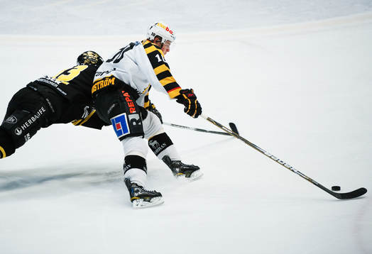 David Engblom, AIK, slänger sig
