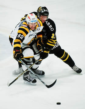 Christian Söderström, Skellefteå, kämpar mot Jonas