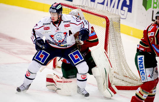 Johan Andersson, Linköping backar in i Johan Holmqvist,